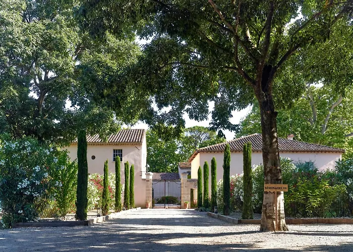 Lovely In Historic Estate アパート *